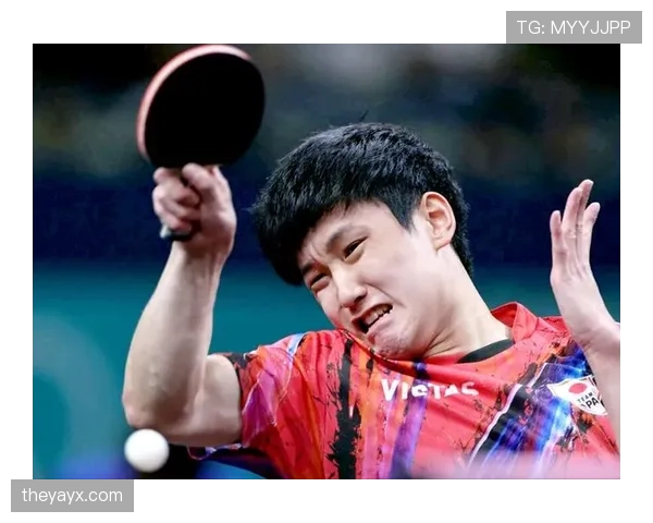 张本智和这人设也太分裂了，赛场像职业杀手，街拍像小鲜肉